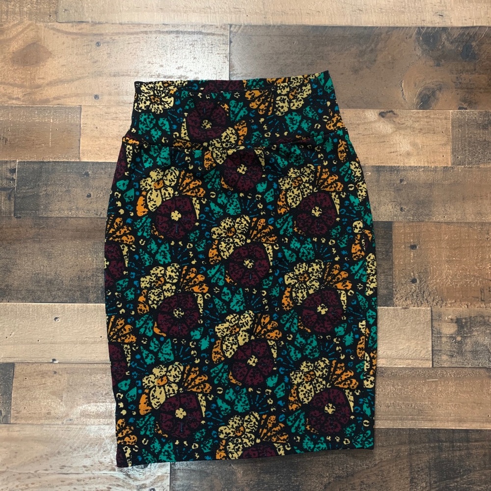 LuLaRoe Cassie Stretch Straight Pencil Skirt